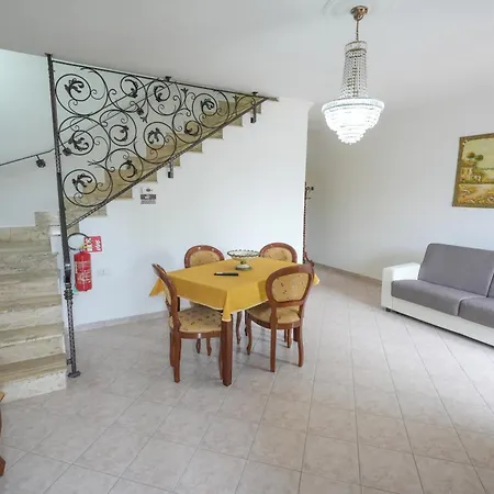 La Casa Di Nonno Uccio * Порто-Чезарео