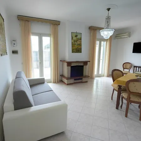 La Casa Di Nonno Uccio Apartment *
